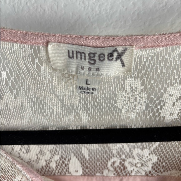 Boho Umgee Blush and Cream Lace Blouse with Embroidered sleeves in size large - Picture 6 of 14